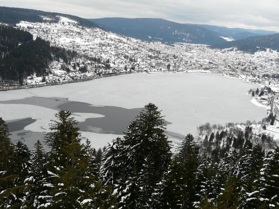 Апартаменты La Perle Au Bord De La Riviere Жерарме Экстерьер фото